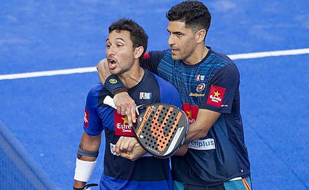 Sanyo y Maxi celebran el viernes su pase a las semifinales.