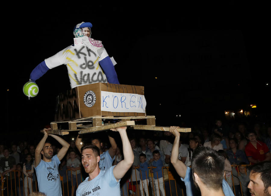 Fotos: Hoguera de San Juan en Palencia