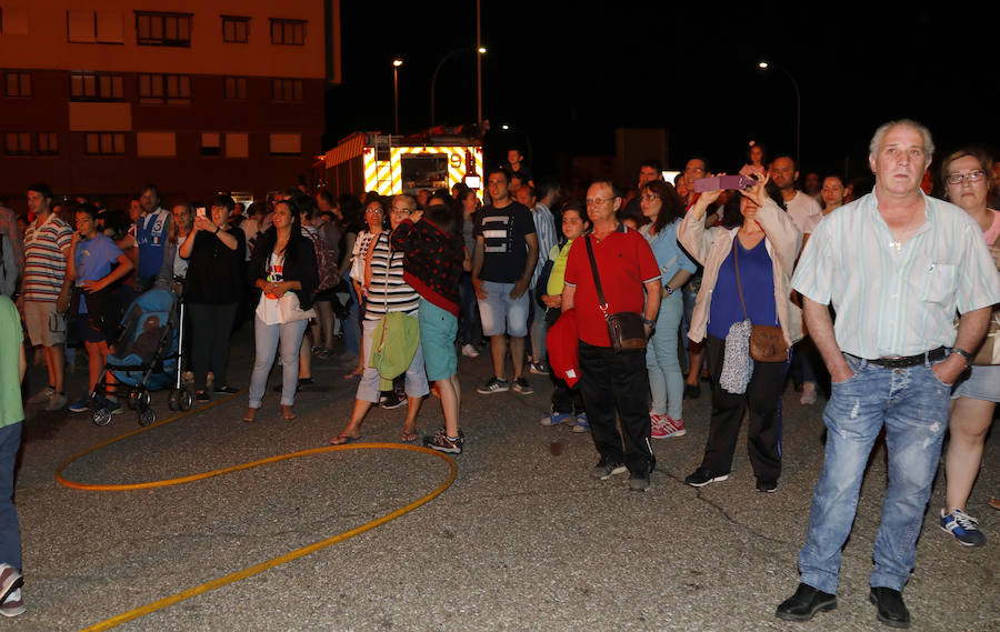 Fotos: Hoguera de San Juan en Palencia