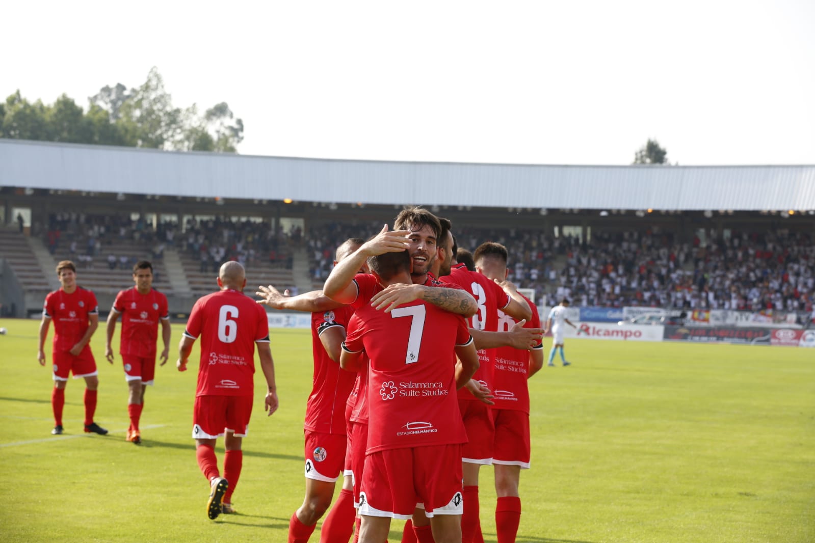 Fotos: El Salmantino asciende a Segunda B