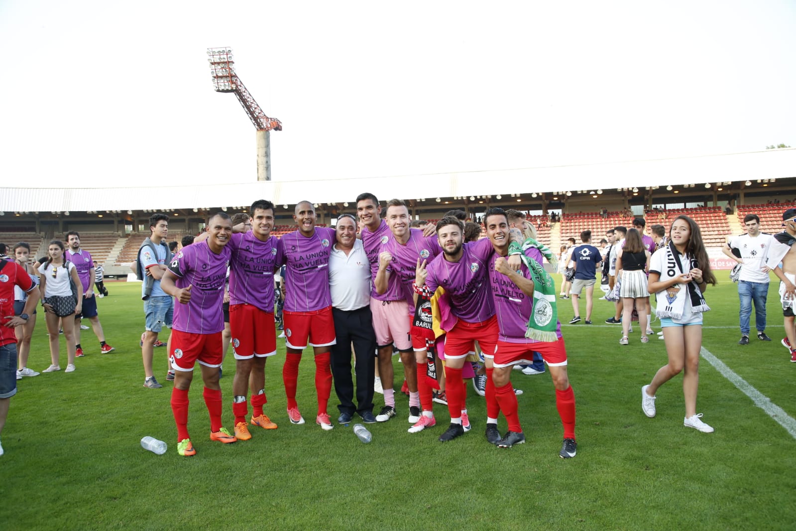 Fotos: El Salmantino asciende a Segunda B