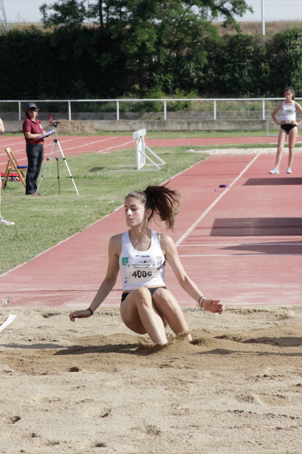 Las Pistas celebraron en la mañana deeste domingo el Campeonato Provincial en Pista al Aire Libre con la presencia de un importante número de atletas