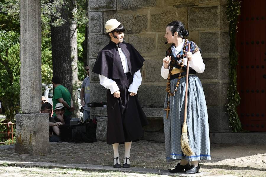 Fotos: Un paseo teatralizado cierra Femuka