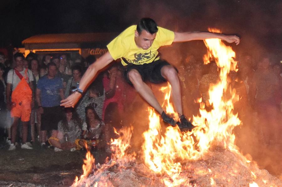 Fotos: Noche de San Juan en Aguilar
