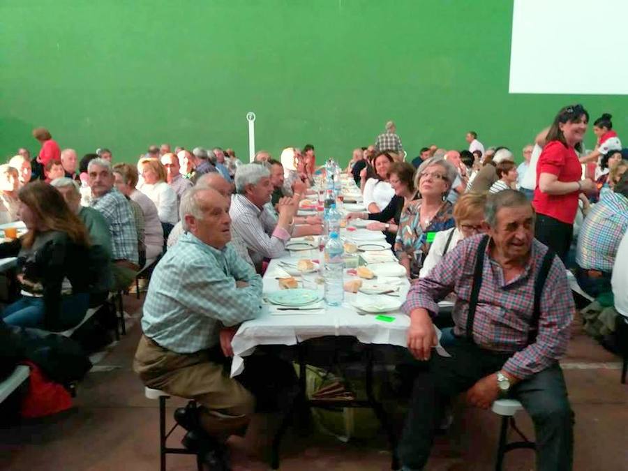 Fotos: El Cerrato se vuelca con Manos Unidas en una cena solidaria