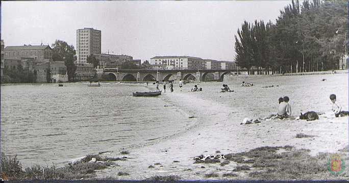 Fotos: Los veranos en la playa de Las Moreras en los años 70