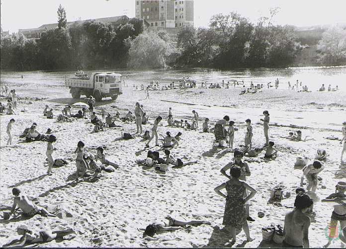 Fotos: Los veranos en la playa de Las Moreras en los años 70