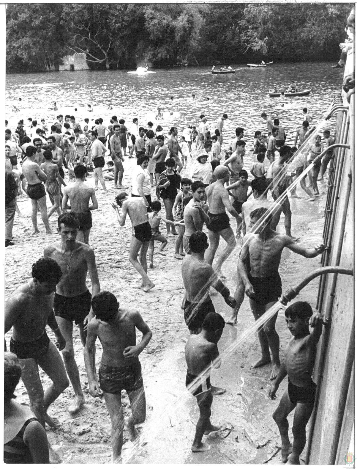 Fotos: Los veranos en la playa de Las Moreras en los años 70