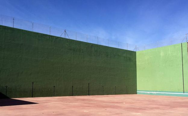 Frontón de Hontanares de Eresma. 