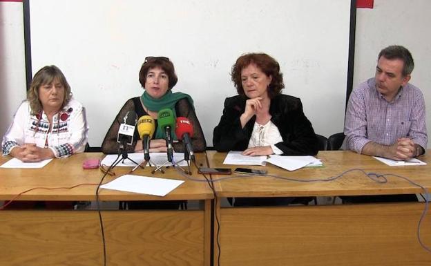 Rueda de prensa en la sede de Izquierda Unida.