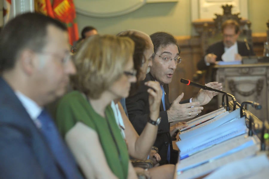 Fotos: Pleno en el Ayuntamiento de Valladolid
