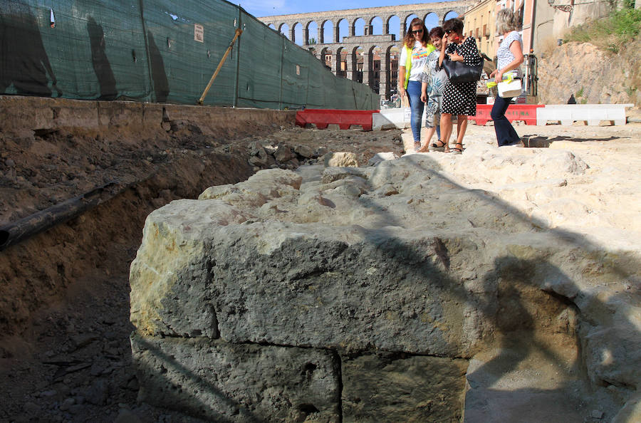 Fotos: Restos de la muralla y de la puerta de San Juan