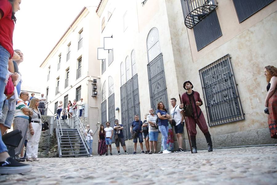 Fotos: Actividades culturales en la Cueva de Salamanca, la Casa de las Conchas y la Casa Lis