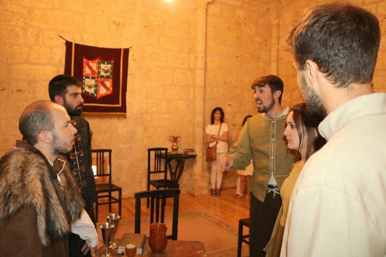 Fotos: Visitas teatralizas a Santa María La Mayor en Villamuriel