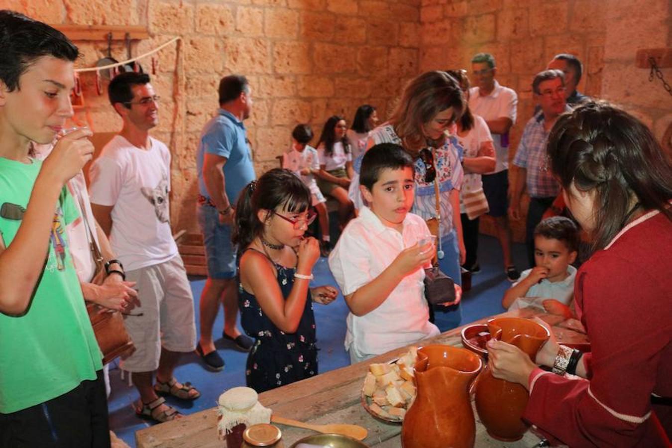 Fotos: Visitas teatralizas a Santa María La Mayor en Villamuriel