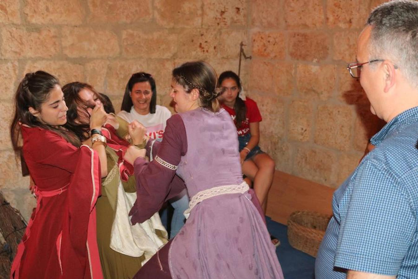 Fotos: Visitas teatralizas a Santa María La Mayor en Villamuriel