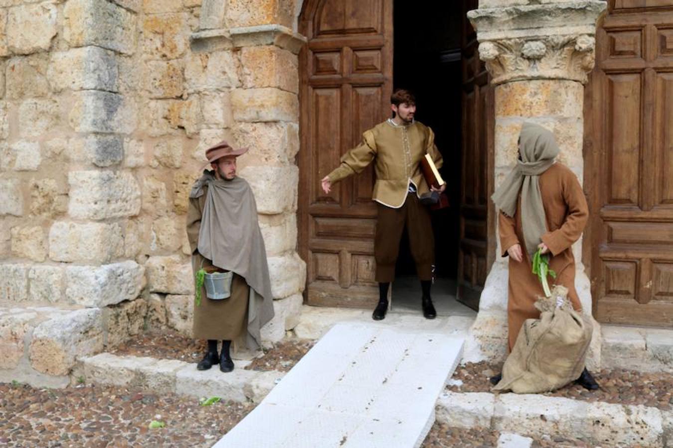 Fotos: Visitas teatralizas a Santa María La Mayor en Villamuriel
