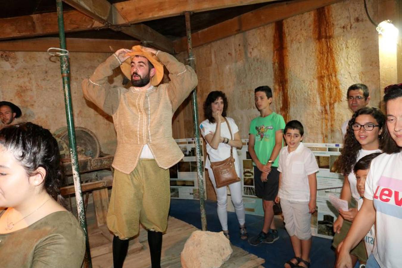 Fotos: Visitas teatralizas a Santa María La Mayor en Villamuriel