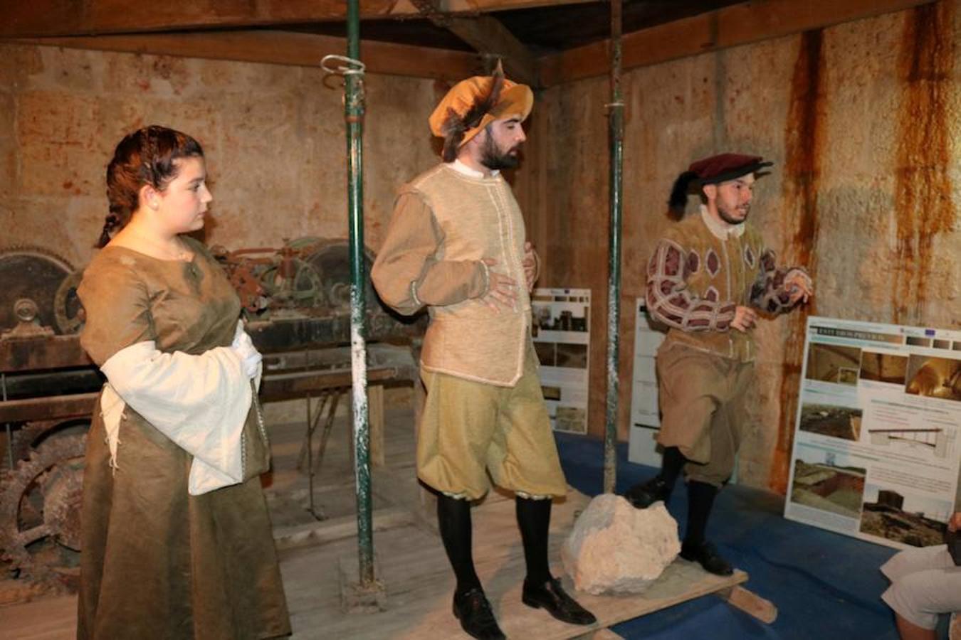 Fotos: Visitas teatralizas a Santa María La Mayor en Villamuriel