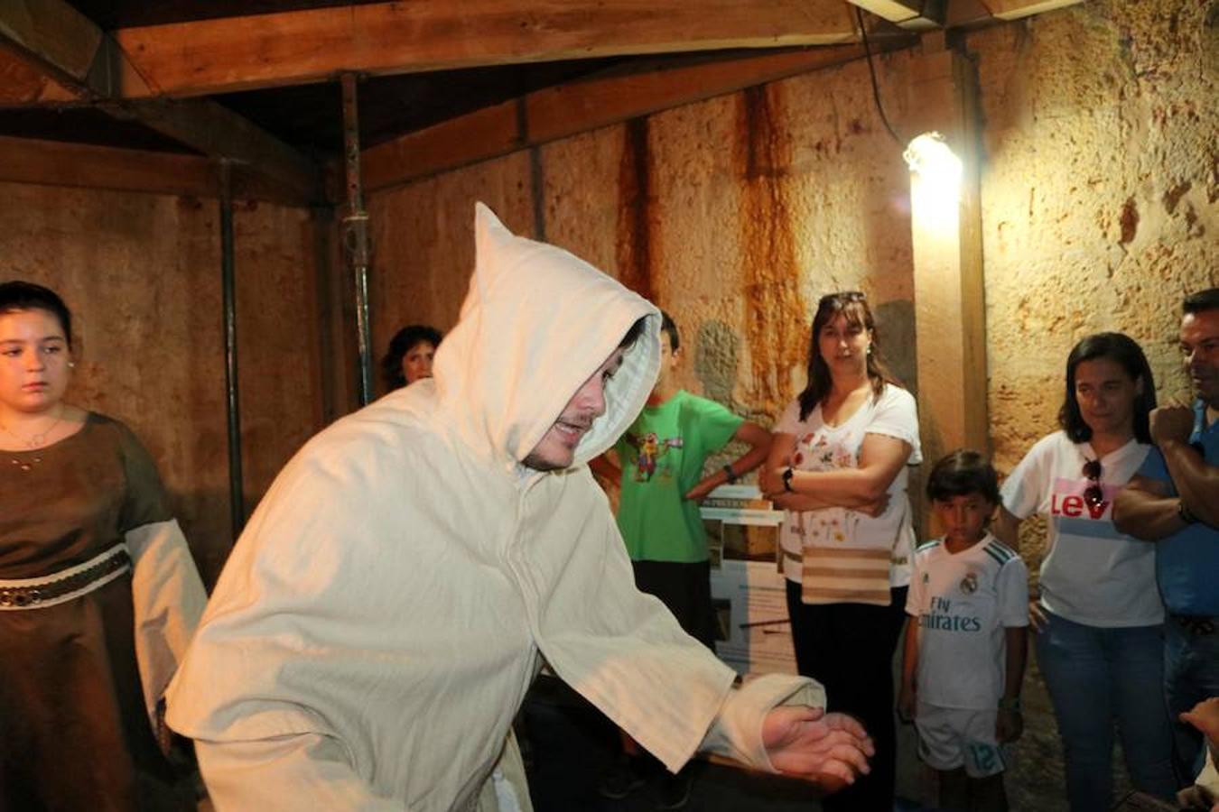 Fotos: Visitas teatralizas a Santa María La Mayor en Villamuriel