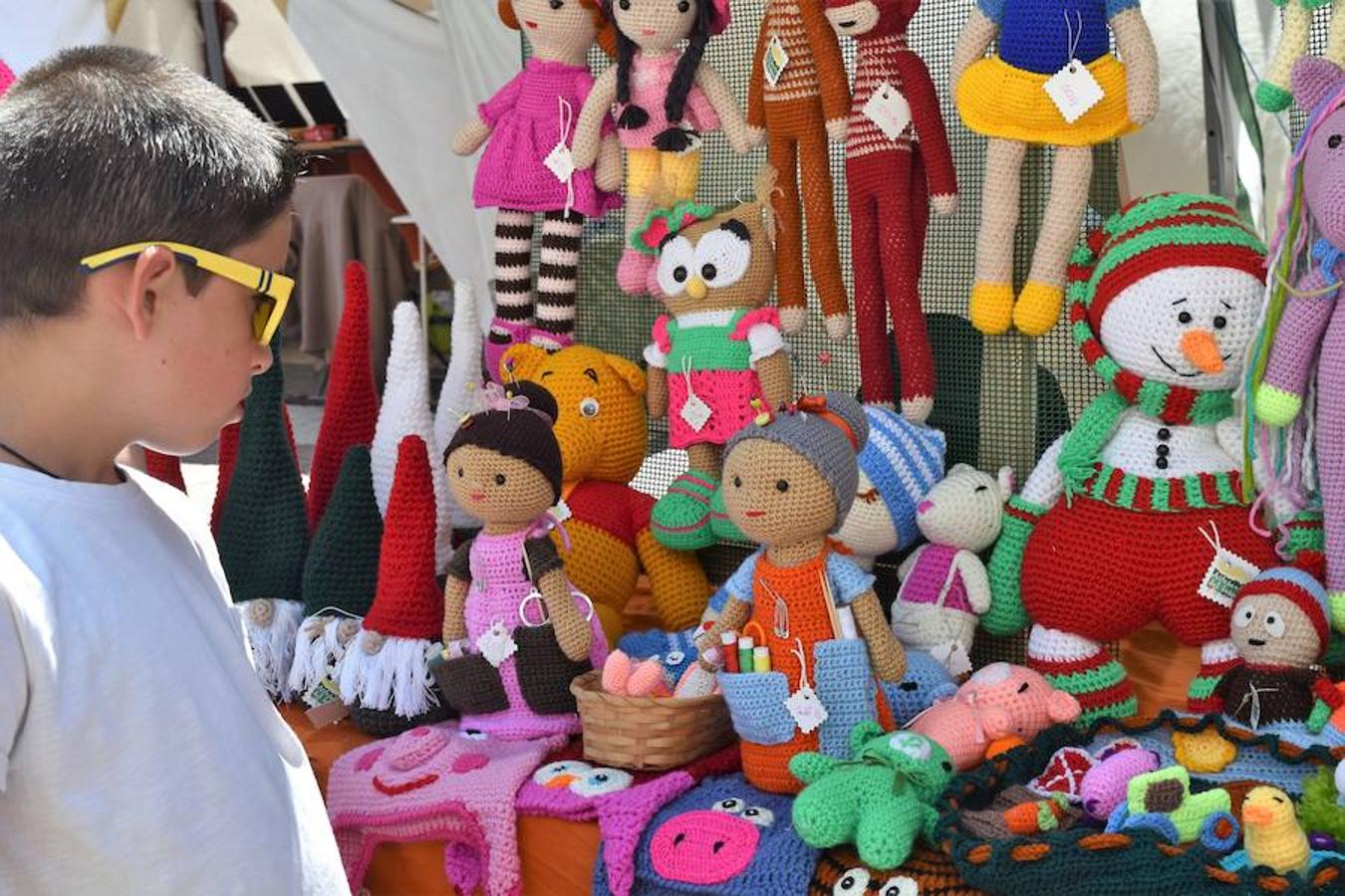 Fotos: La Feria de Artesanía llena Aguilar de arte