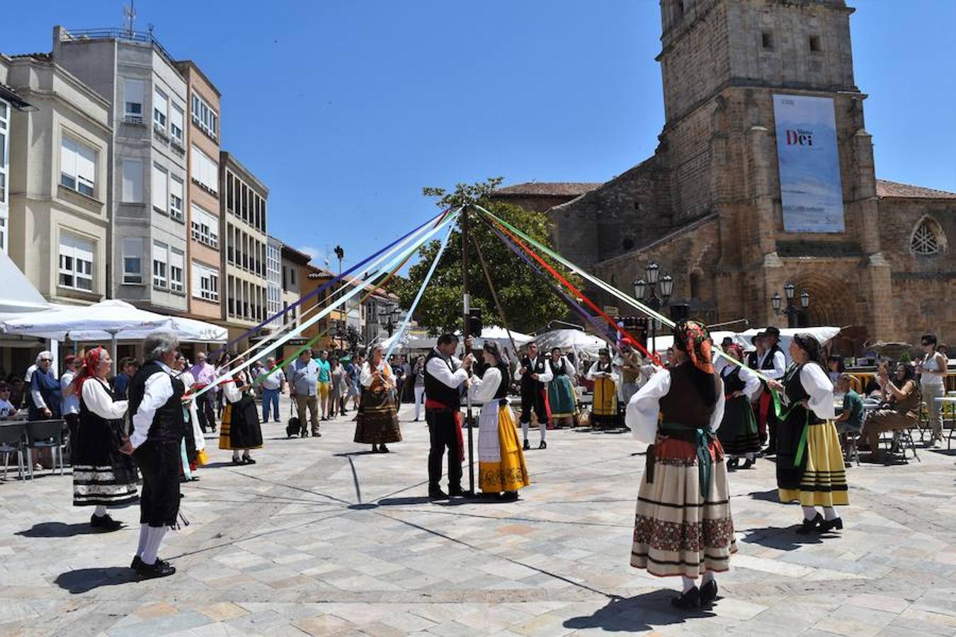 Fotos: La Feria de Artesanía llena Aguilar de arte