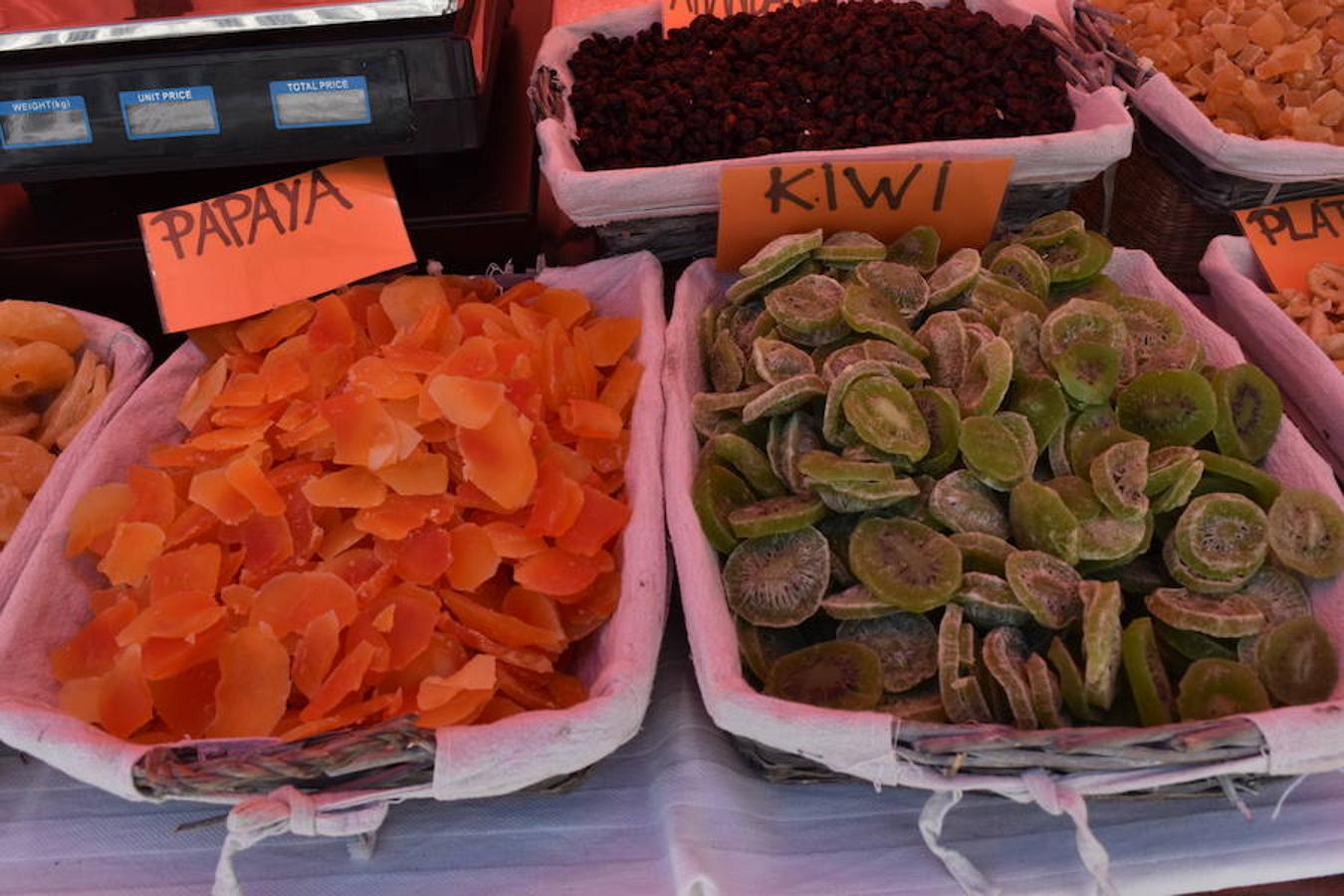 Fotos: La Feria de Artesanía llena Aguilar de arte