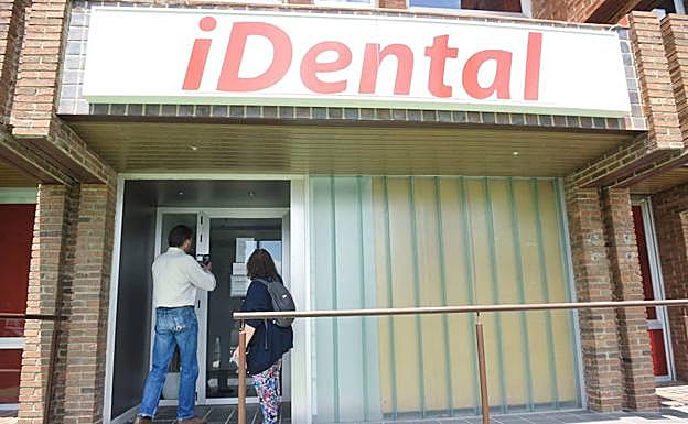 Clinica Idental , situada junto al Hospital Rio Hortega.
