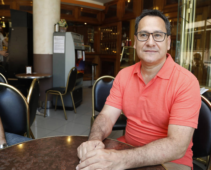 El popular hostelero, Julio Gutierrez se retira tras doce años al mando en la Abadía