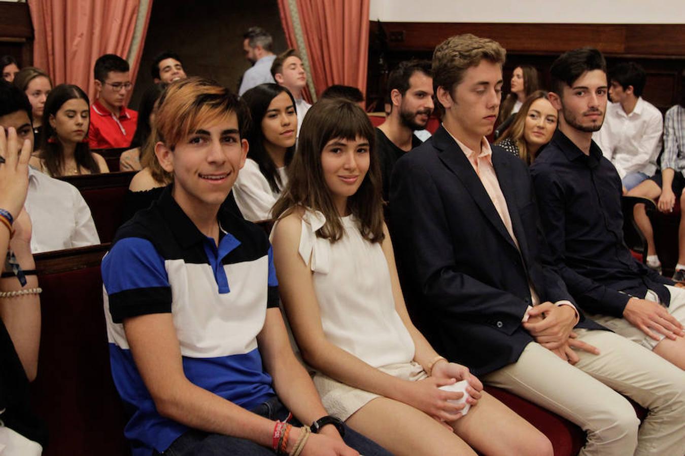 Fotos: La USAL entrega los premios a las 100 mejores notas de la EBAU