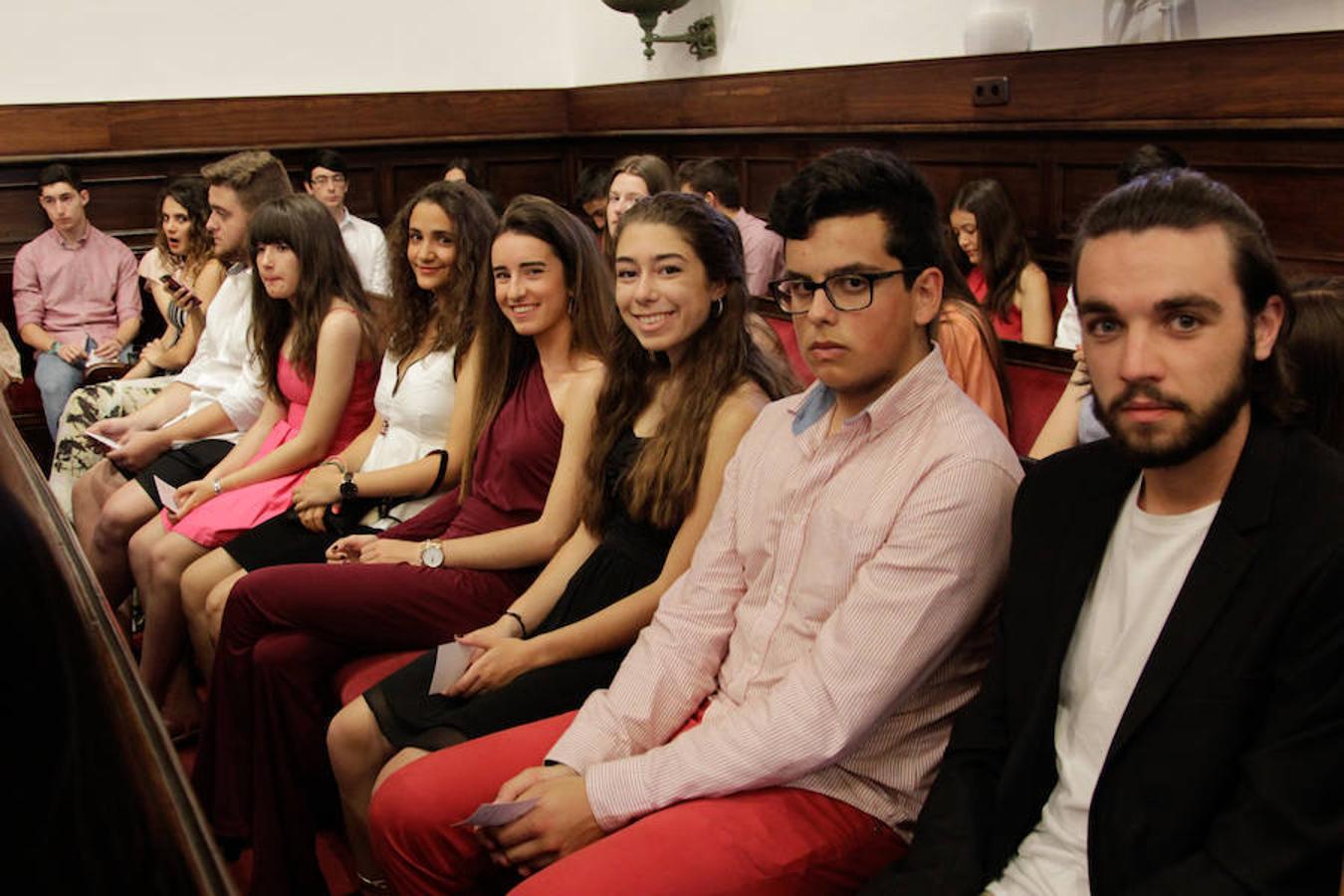 Fotos: La USAL entrega los premios a las 100 mejores notas de la EBAU