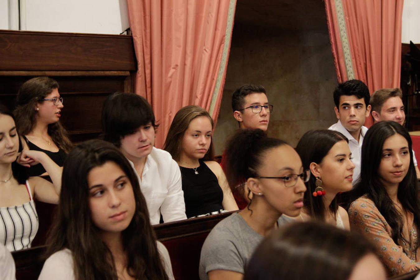 Fotos: La USAL entrega los premios a las 100 mejores notas de la EBAU