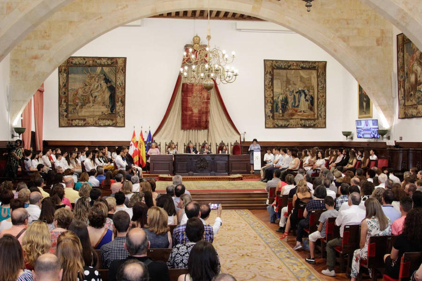 Fotos: La USAL entrega los premios a las 100 mejores notas de la EBAU