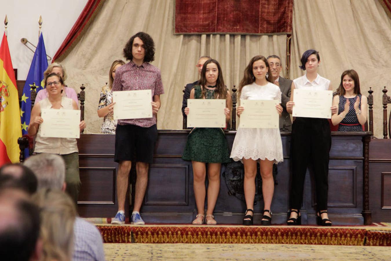 Fotos: La USAL entrega los premios a las 100 mejores notas de la EBAU