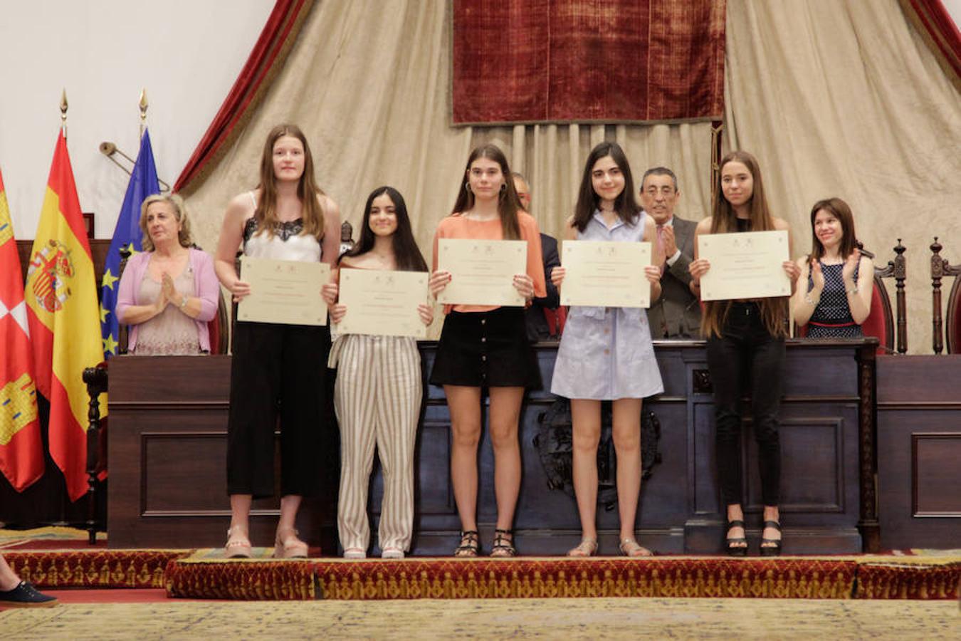 Fotos: La USAL entrega los premios a las 100 mejores notas de la EBAU