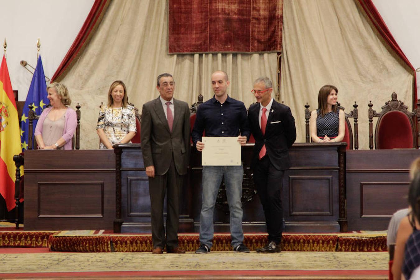Fotos: La USAL entrega los premios a las 100 mejores notas de la EBAU
