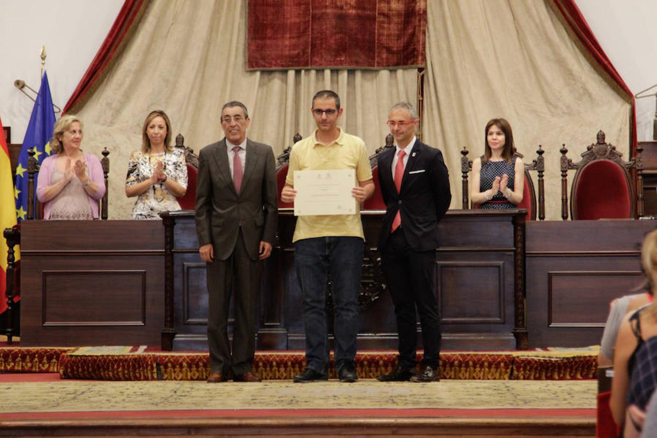 Fotos: La USAL entrega los premios a las 100 mejores notas de la EBAU