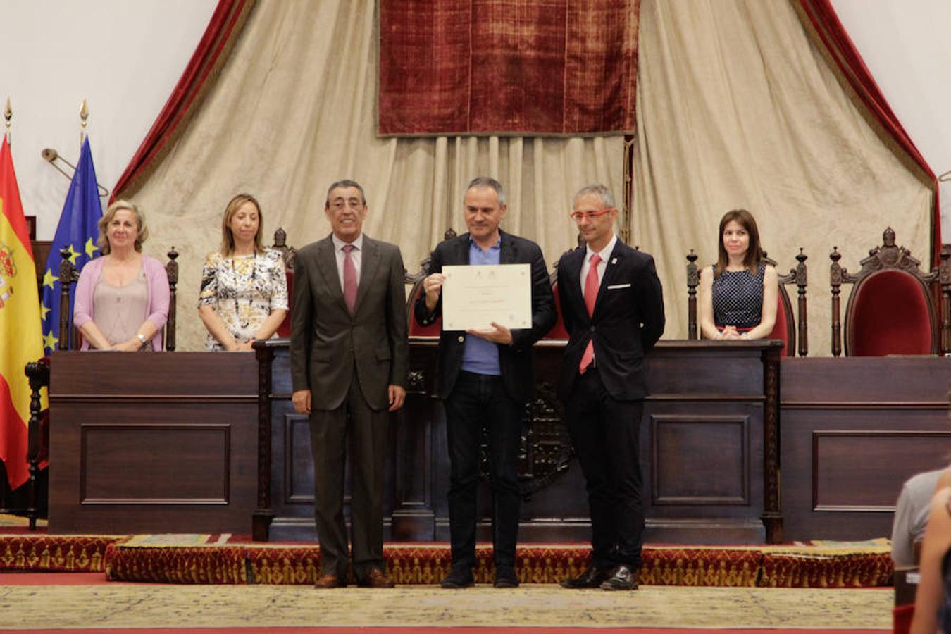 Fotos: La USAL entrega los premios a las 100 mejores notas de la EBAU