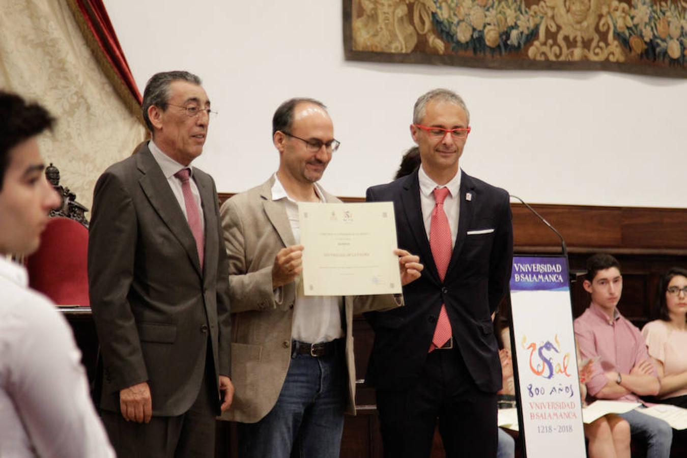Fotos: La USAL entrega los premios a las 100 mejores notas de la EBAU