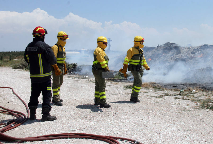 Fotos: Incendio en una escombrera de Cuéllar