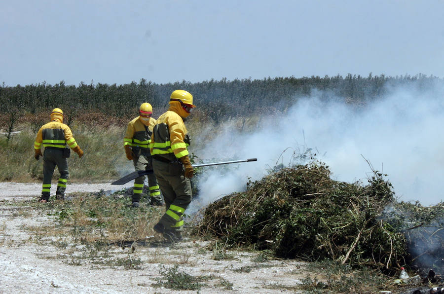 Fotos: Incendio en una escombrera de Cuéllar