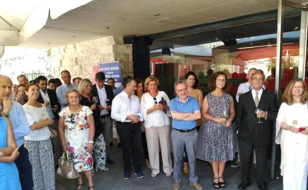 Algunos de los invitados en el acto de celebración de la Fiesta Nacional de Francia, en Valladolid. 