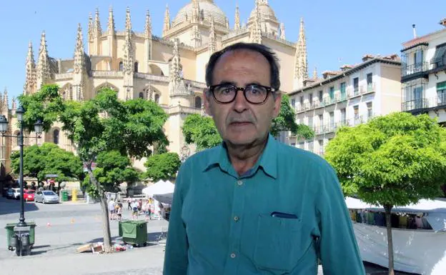 El director del Festival de Narradores Orales, Ignacio Sanz, ayer, en la Plaza Mayor. 