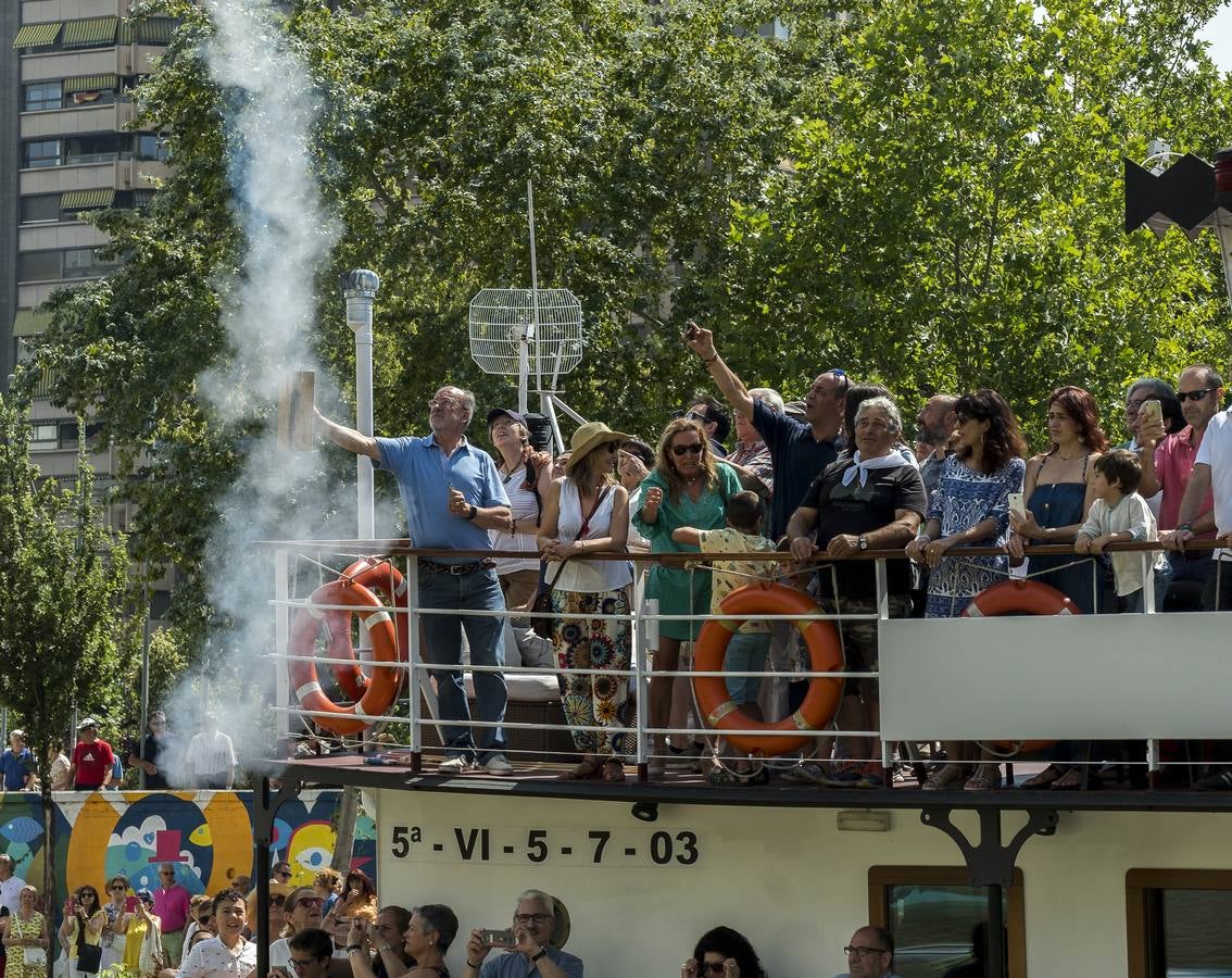 Fotos: Paseo fluvial de la Virgen del Carmen por el río Pisuerga