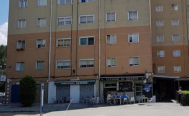 Edificio de Huerta del Rey donde ocurrieron los hechos. 