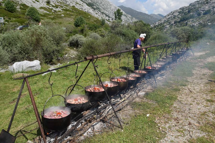 Fotos: Fiesta de la Montaña Palentina en Puente Agudín