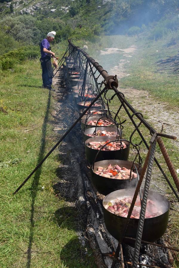 Fotos: Fiesta de la Montaña Palentina en Puente Agudín