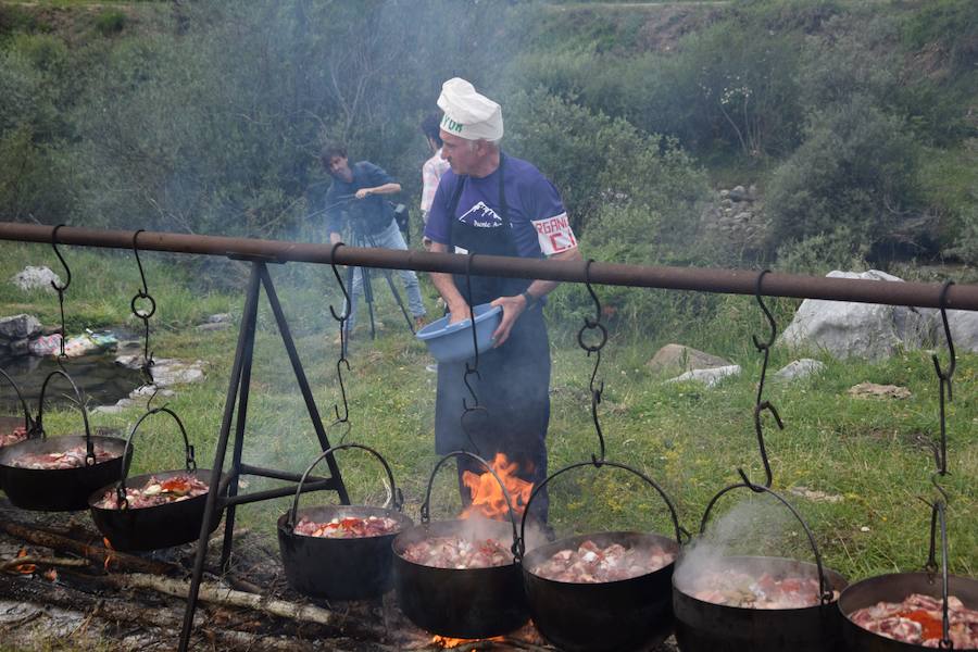 Fotos: Fiesta de la Montaña Palentina en Puente Agudín