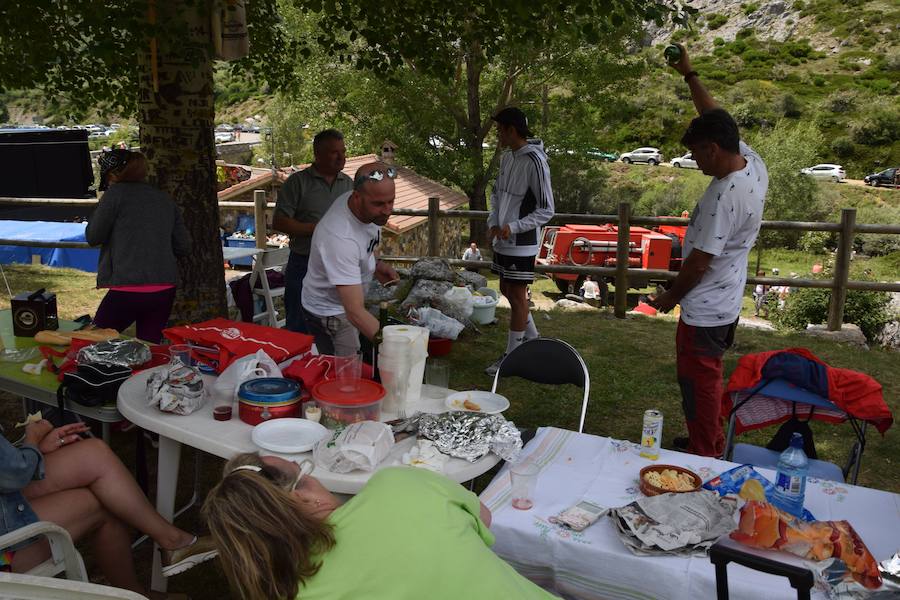 Fotos: Fiesta de la Montaña Palentina en Puente Agudín