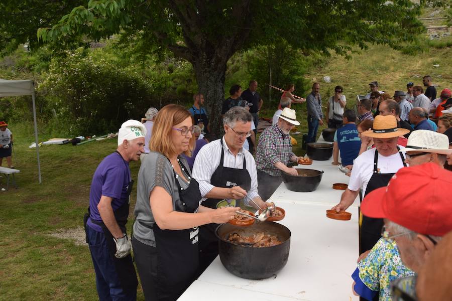 Fotos: Fiesta de la Montaña Palentina en Puente Agudín